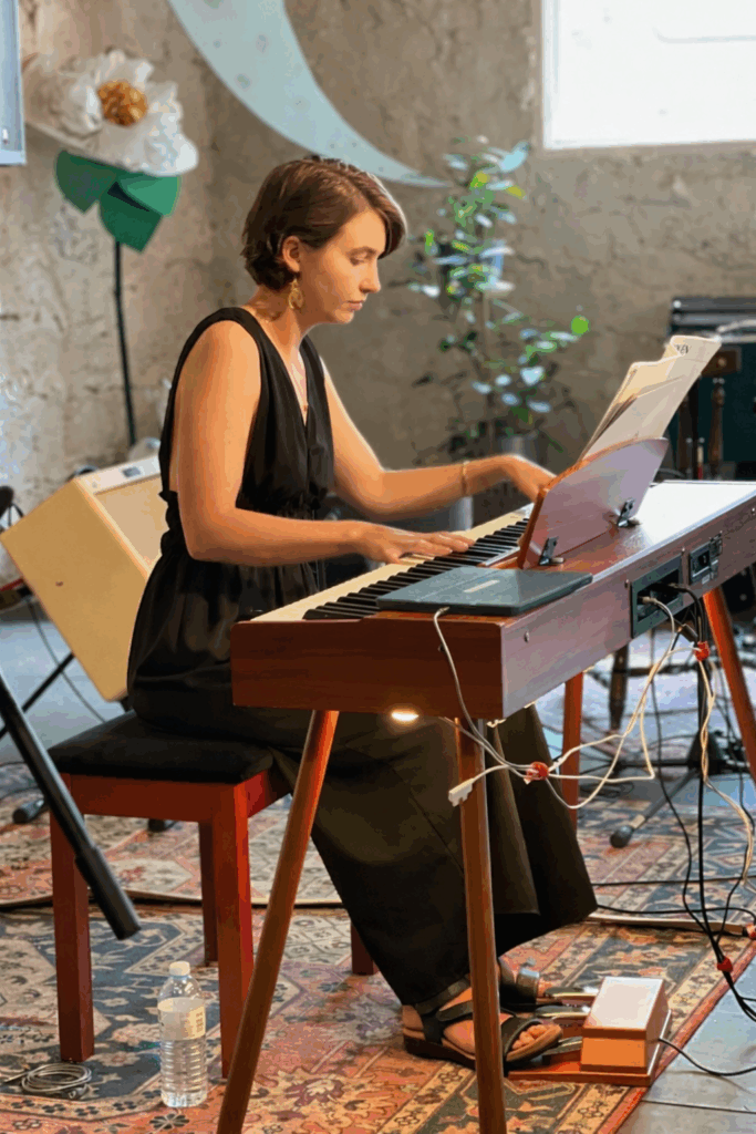 group piano lesson teacher